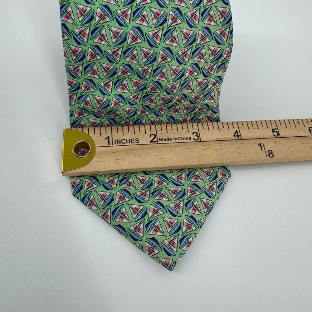 Vineyard Vines sophisticated neckwear